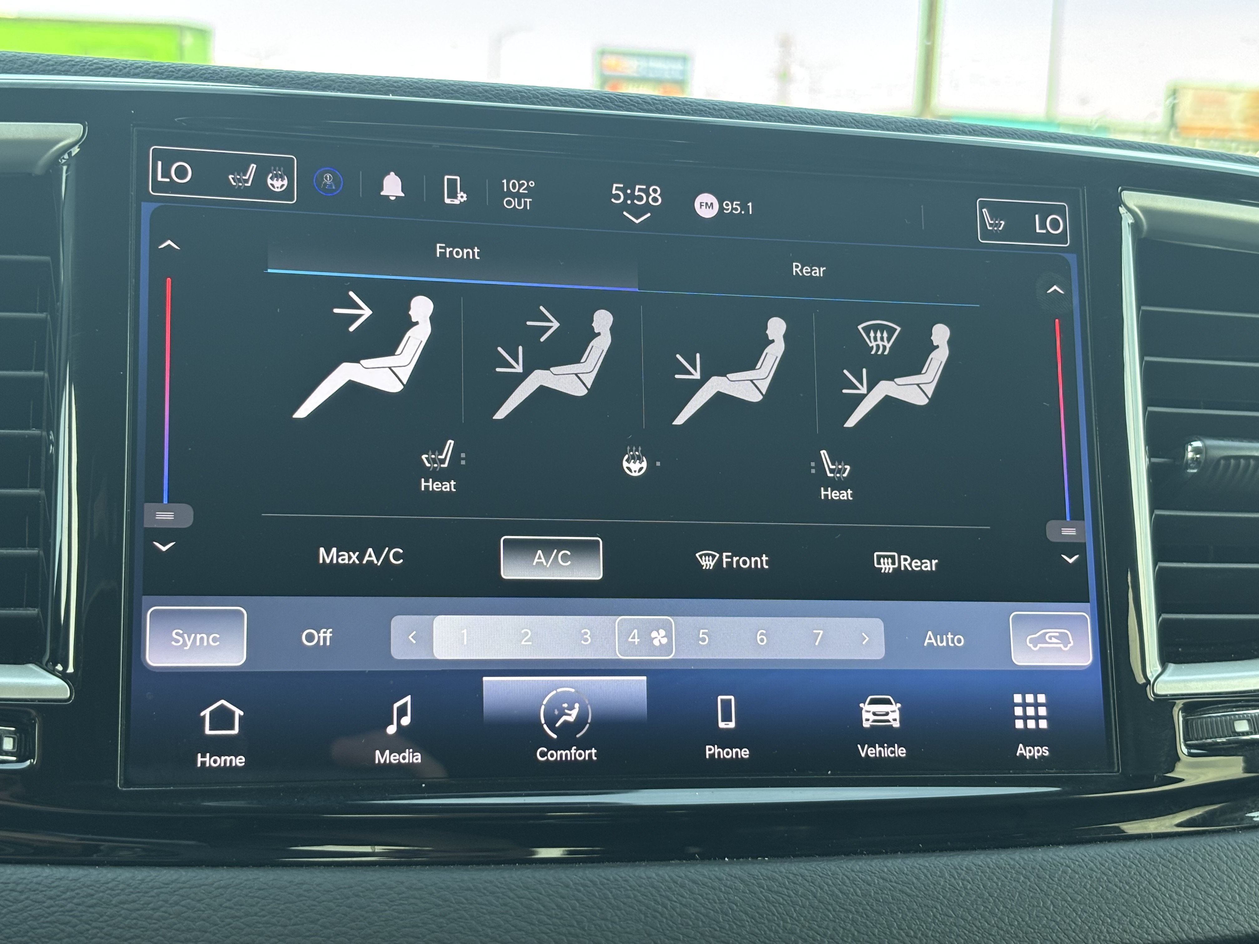 Used 2023 Chrysler Pacifica Touring-L FWD image 14