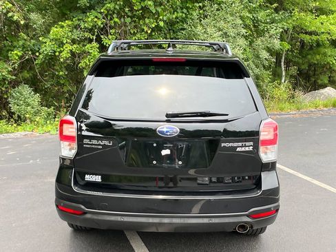 Used 2017 Subaru Forester 2.5i Touring AWD/4WD image 4