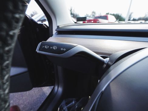 Used 2023 Tesla Model 3 Performance image 20