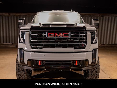 Used 2024 GMC Sierra 2500 AT4 w/ AT4 Preferred Package image 4