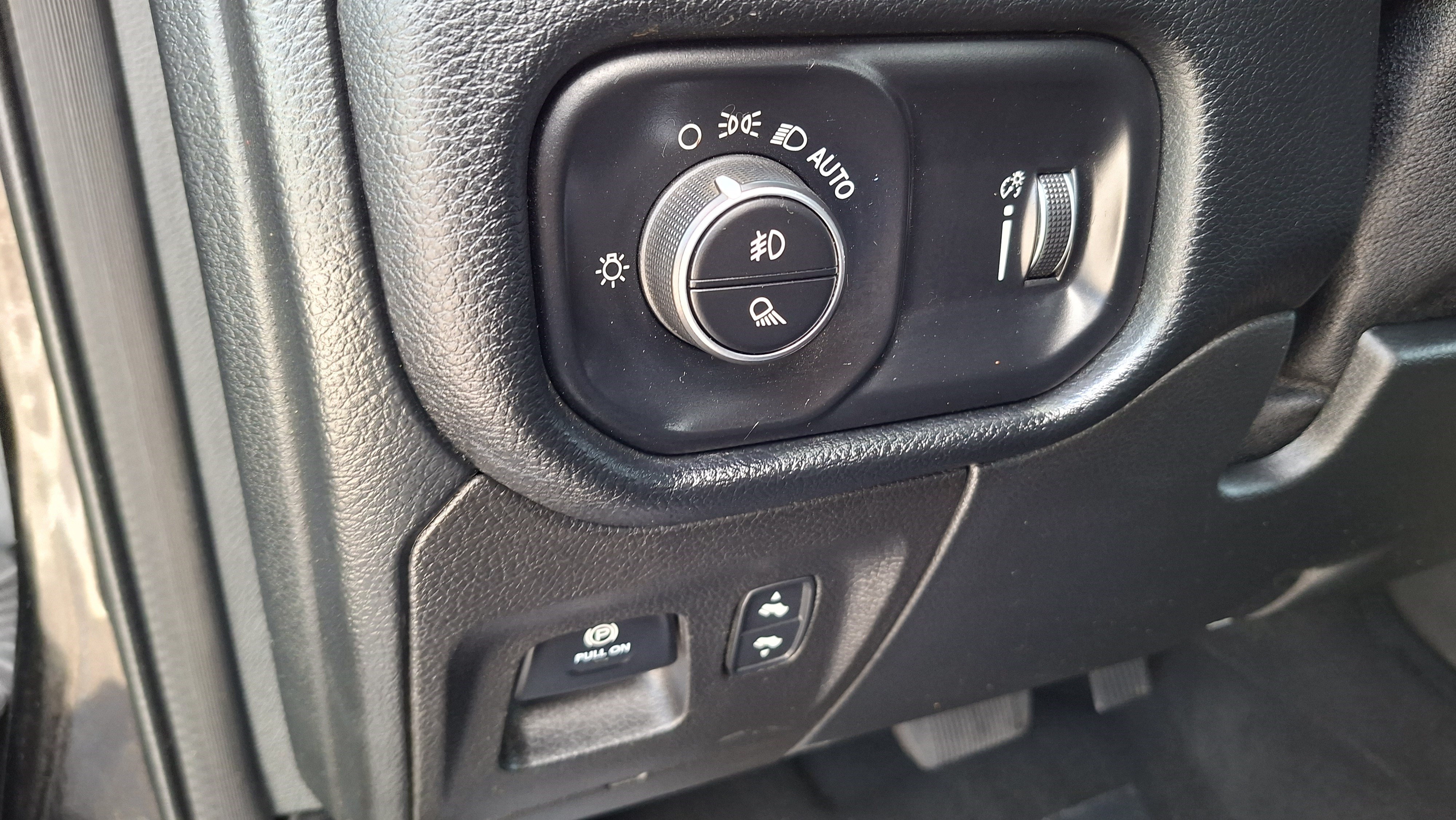Used 2022 RAM 1500 Big Horn AWD/4WD image 10
