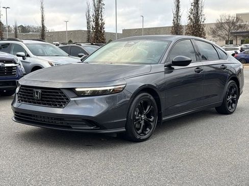 Used 2025 Honda Accord SE image 7