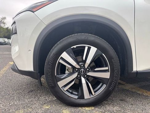 Used 2023 Nissan Rogue SL w/ SL Premium Package image 6