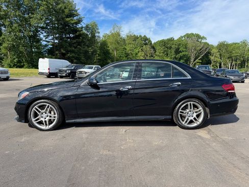 Used 2014 Mercedes-Benz E 550 4MATIC Sedan image 2