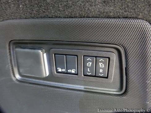 Certified 2025 Cadillac Escalade Sport image 27