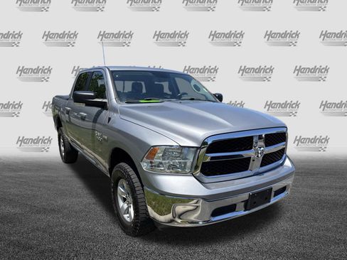Used 2019 RAM 1500 Classic SLT w/ Luxury Group AWD/4WD image 5