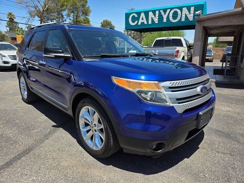 Used 2014 Ford Explorer XLT w/ Equipment Group 202A FWD image 2