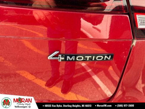 Certified 2024 Volkswagen Tiguan SEL R-Line AWD/4WD image 7