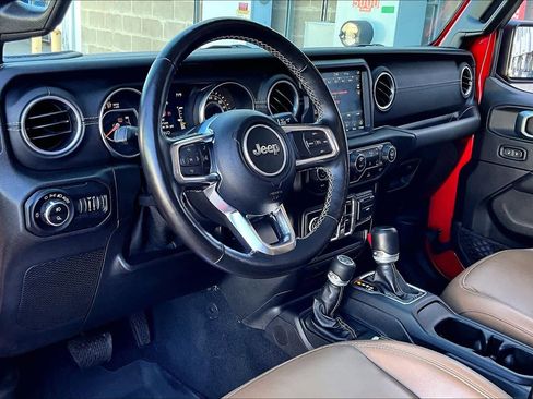 Used 2020 Jeep Gladiator Overland image 22