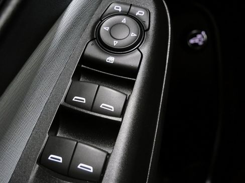 Used 2024 Buick Envista Preferred w/ Convenience II Package image 13