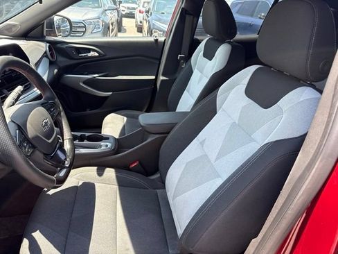 Used 2025 Chevrolet Trax RS w/ Driver Confidence Package FWD image 8