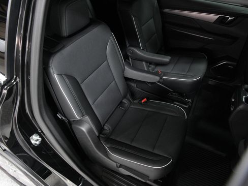 New 2026 Buick Enclave Preferred w/ LPO, Floor Liner Package image 17