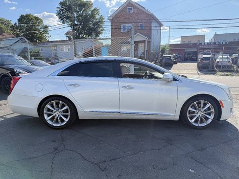 Used 2013 Cadillac XTS Luxury AWD/4WD image 7