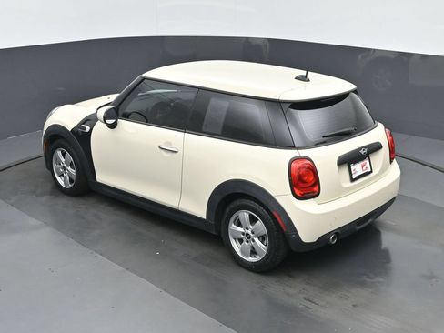 Used 2020 MINI Cooper 2-Door Hardtop FWD image 32
