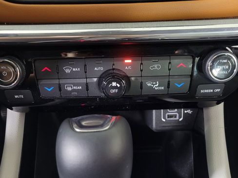 Used 2022 Jeep Compass Limited image 26