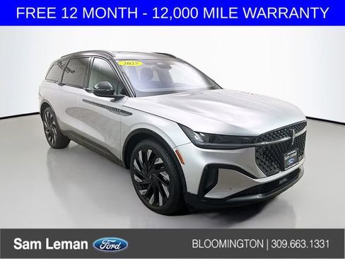 Used 2025 Lincoln Nautilus Reserve w/ Jet Appearance Package image 1