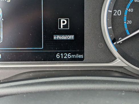 Used 2024 Nissan Leaf S image 25