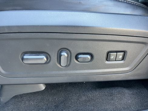 Used 2015 Lincoln Navigator 2WD image 22