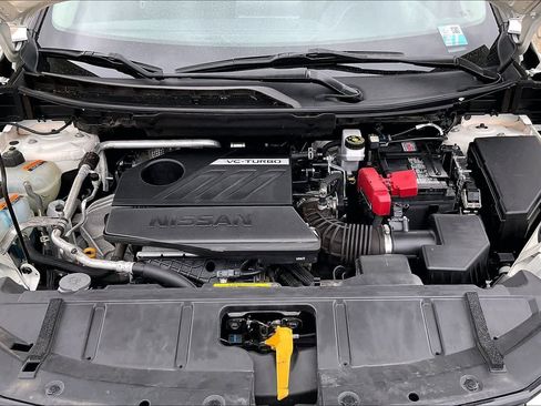 Used 2024 Nissan Rogue SV image 9