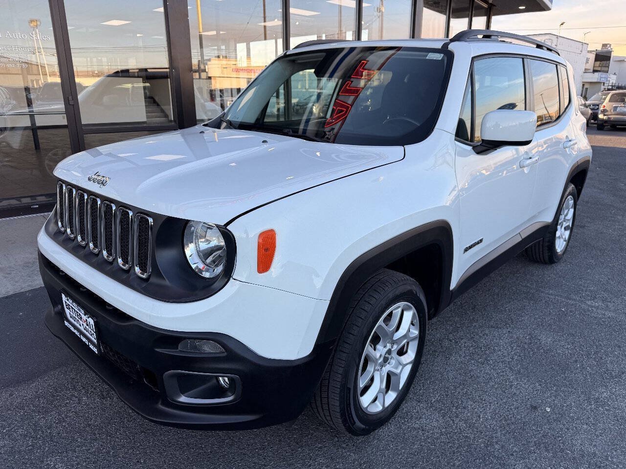 Used 2016 Jeep Renegade Latitude AWD/4WD image 1
