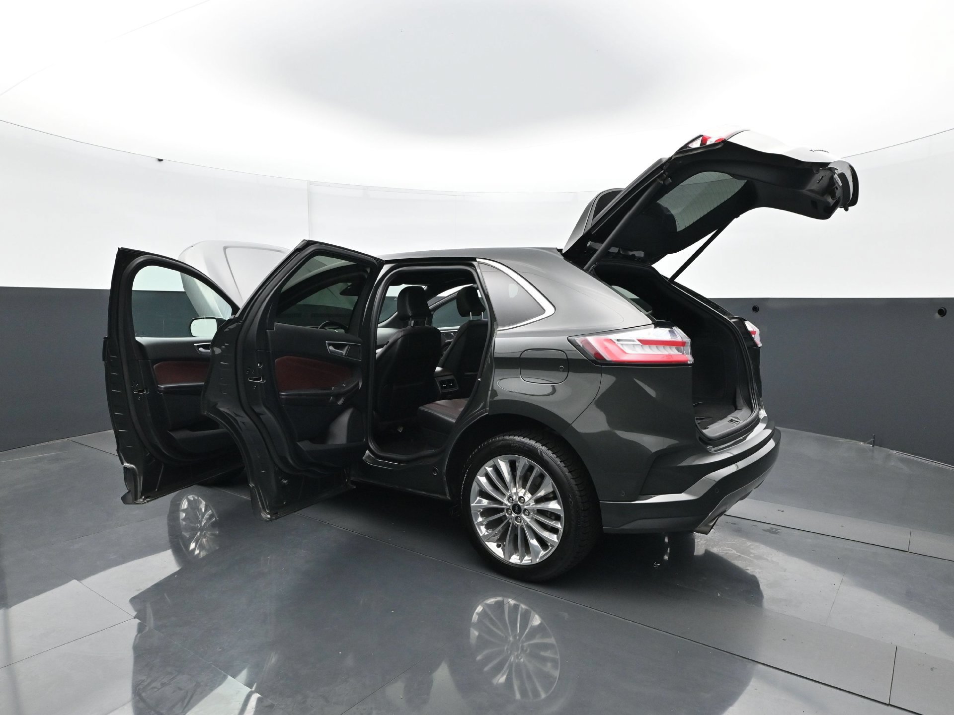 Used 2022 Ford Edge Titanium w/ Equipment Group 301A AWD/4WD image 34