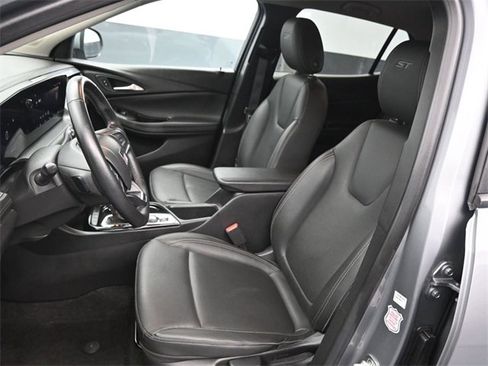 Used 2024 Buick Encore GX Sport Touring image 19