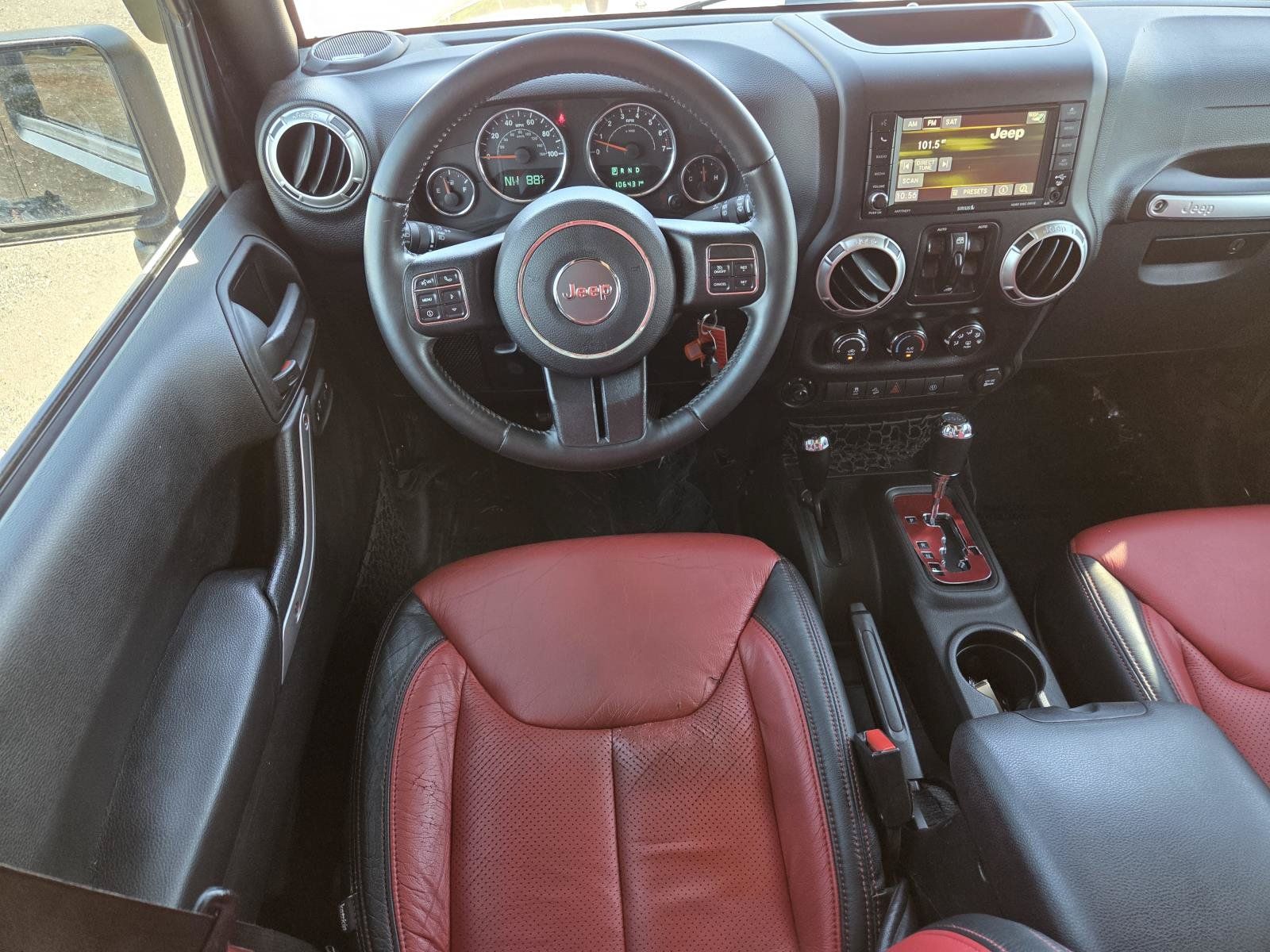 Used 2017 Jeep Wrangler Unlimited Sahara w/ Connectivity Group AWD/4WD image 9
