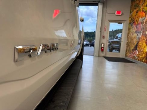 Used 2023 RAM 1500 Laramie AWD/4WD image 18