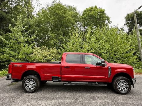 Used 2024 Ford F250 XLT AWD/4WD image 5