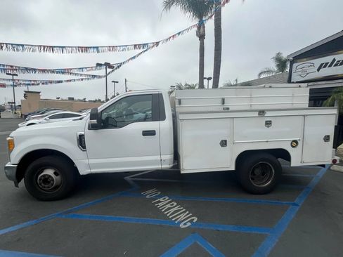 Used 2017 Ford F350 XL w/ Power Equipment Group RWD image 4