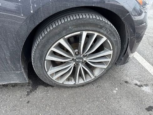 Used 2019 Kia Stinger Premium image 11