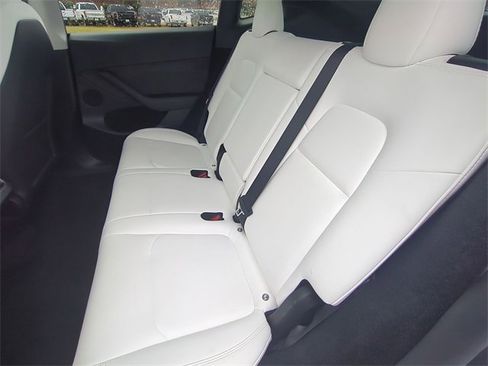 Used 2023 Tesla Model Y Long Range image 29