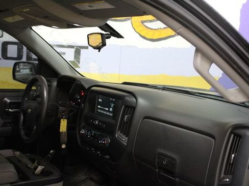 Used 2018 Chevrolet Silverado 1500 Custom w/ Custom Convenience Package AWD/4WD image 12