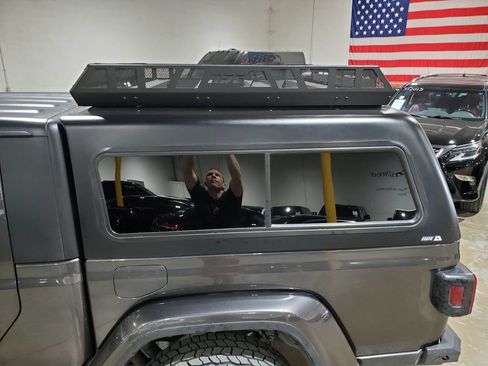 Used 2021 Jeep Gladiator Mojave AWD/4WD image 41