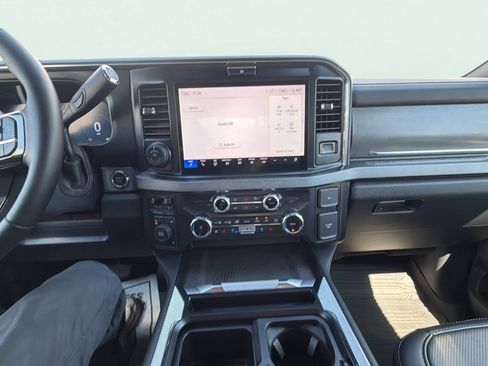 Certified 2025 Ford F250 Platinum AWD/4WD image 22
