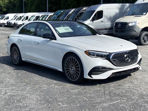 New 2026 Mercedes-Benz E 350 4MATIC Sedan image 4