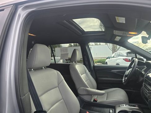 Used 2023 Honda Passport EX-L image 12