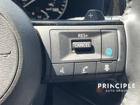 Used 2024 Nissan Pathfinder SL FWD image 20