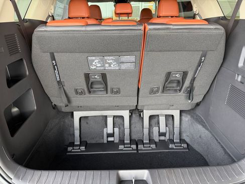 New 2026 Kia Carnival EX FWD image 10