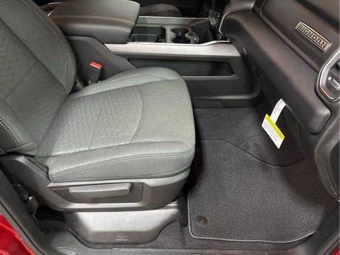 New 2026 RAM 2500 Big Horn AWD/4WD image 38