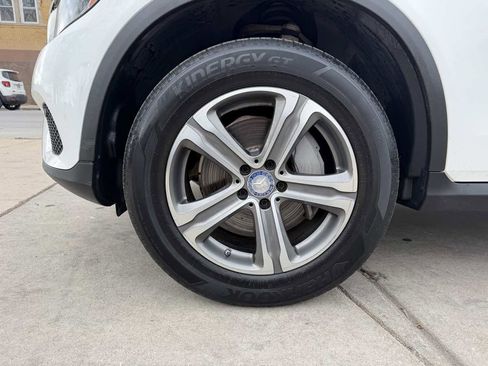 Used 2017 Mercedes-Benz GLC 300 w/ Premium 2 Package image 9