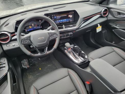 New 2026 Chevrolet Trax RS w/ Sunroof Package image 23