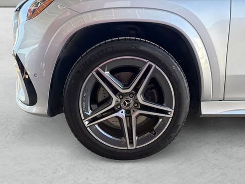 Used 2025 Mercedes-Benz GLS 450 4MATIC image 23