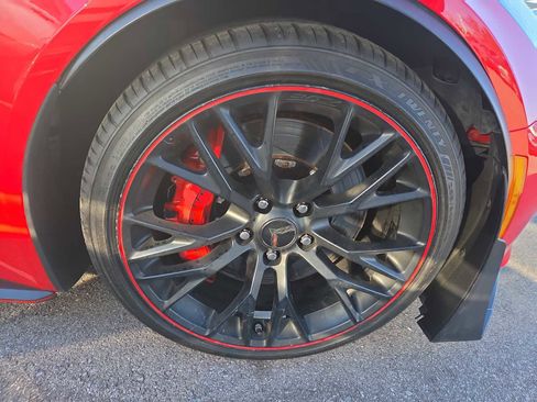 Used 2018 Chevrolet Corvette Z06 image 2