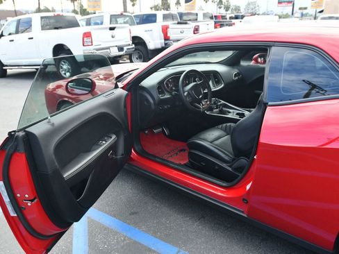 Used 2016 Dodge Challenger SRT Hellcat RWD image 14