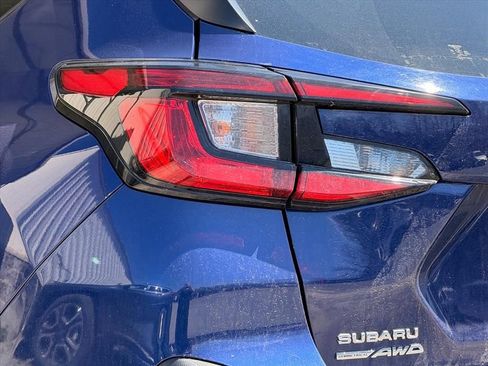 Used 2024 Subaru Crosstrek 2.0i Premium image 9