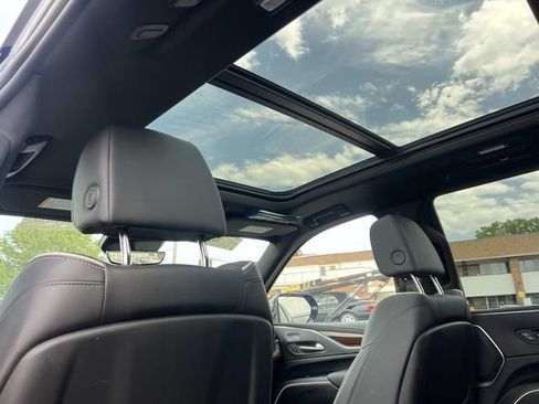 Used 2022 Cadillac Escalade Premium Luxury AWD/4WD image 14