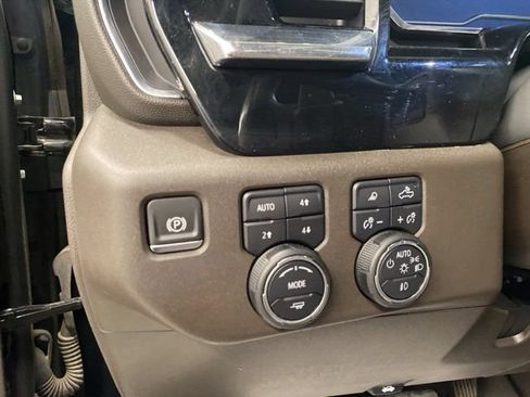 Used 2023 Chevrolet Silverado 1500 LT Trail Boss w/ LT Trail Boss Premium Package AWD/4WD image 31