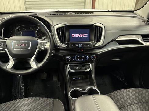 Used 2024 GMC Terrain SLE image 12