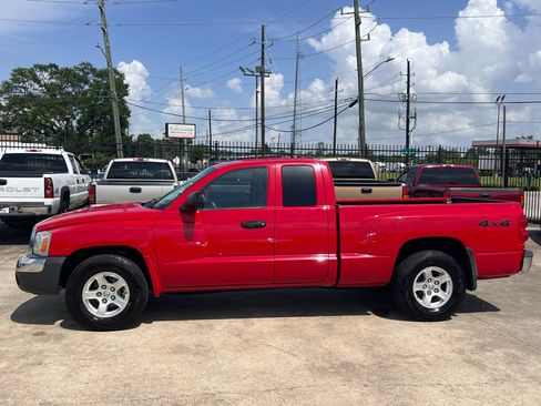 Used 2005 Dodge Dakota SLT image 3